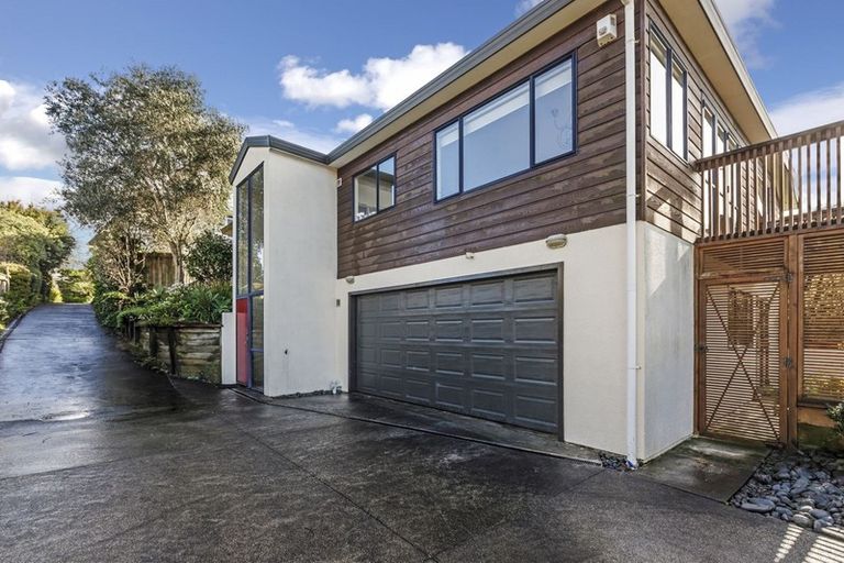 Photo of property in 2/9 Cashmere Place, Glenfield, Auckland, 0629