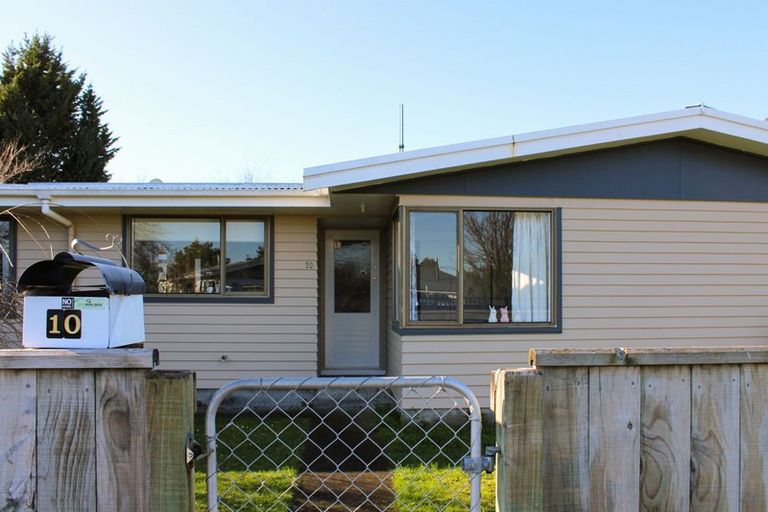 Photo of property in 10 Tasman Crescent, Carterton, 5713
