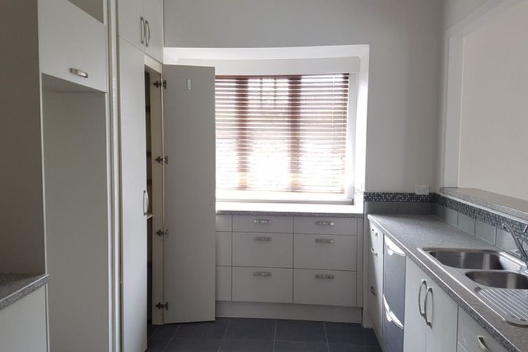 Photo of property in 29 Lincoln Road, Henderson, Auckland, 0610