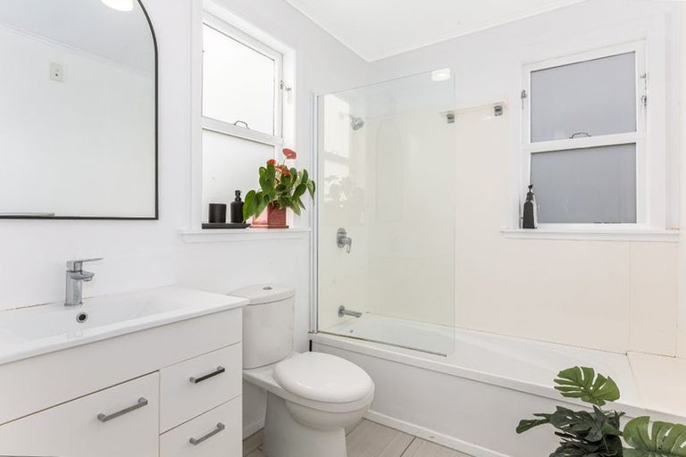 Photo of property in 12 Owhiti Street, Titahi Bay, Porirua, 5022