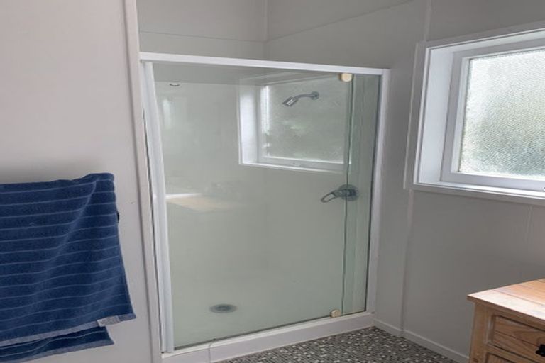 Photo of property in 14b Kahu Road, Paremata, Porirua, 5024