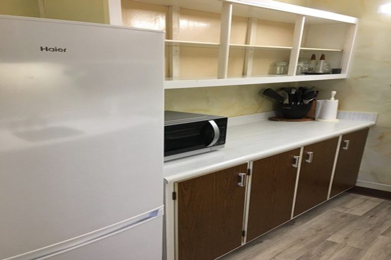 Photo of property in 70 Hobson Street, Thorndon, Wellington, 6011