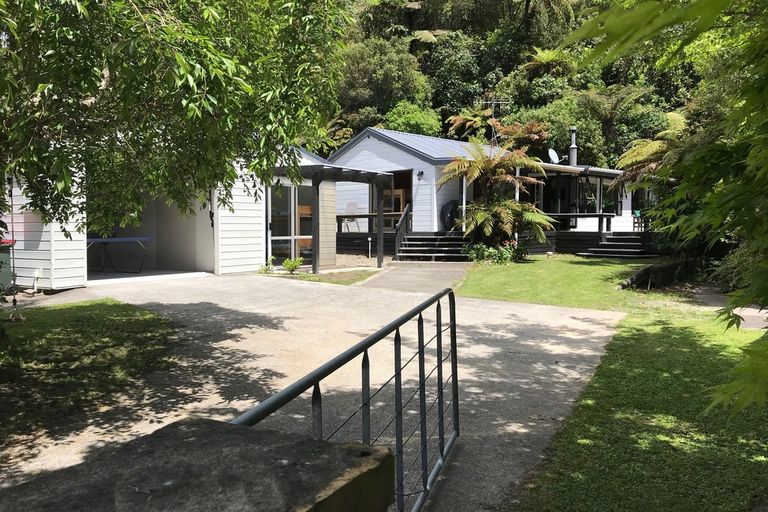 Photo of property in 15 Tombleson Road, Lake Rotoma, Rotorua, 3074