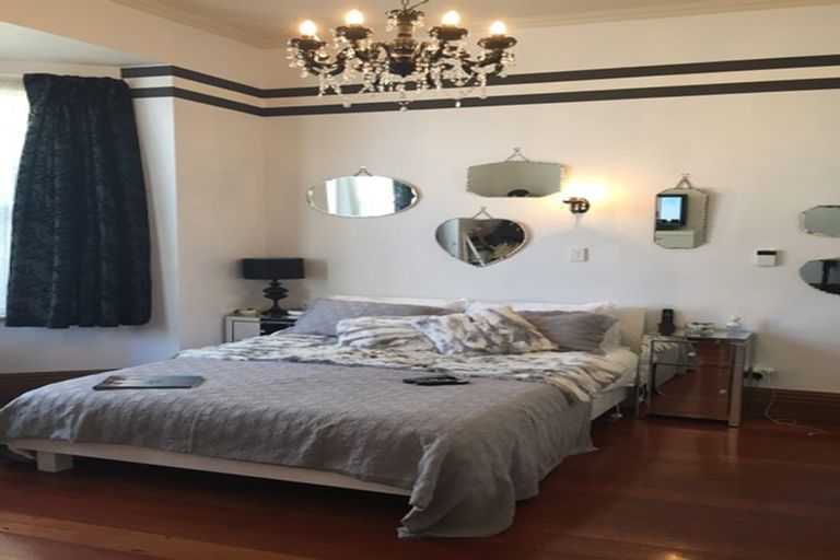 Photo of property in 34 Porritt Avenue, Mount Victoria, Wellington, 6011