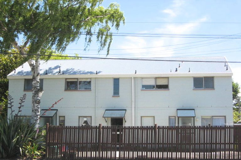 Photo of property in Hadfield Courts, 4/15 Somerfield Street, Somerfield, Christchurch, 8024