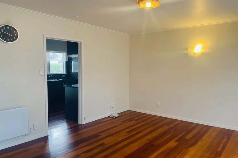 Photo of property in 2/43 Shakespeare Road, Milford, Auckland, 0620