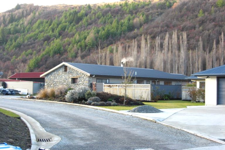 Photo of property in 16 Isabel Court, Arrowtown, 9302