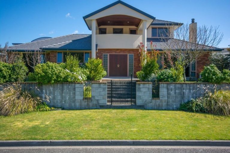 Photo of property in 14 Ranui Street, Waikawa, Picton, 7220
