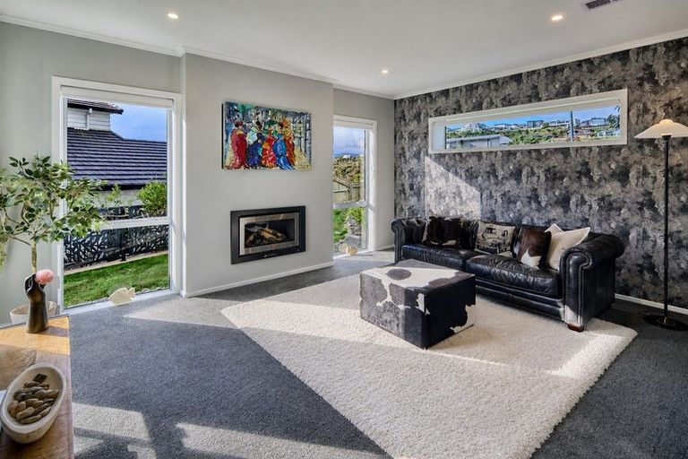 Photo of property in 60 Endeavour Drive, Whitby, Porirua, 5024