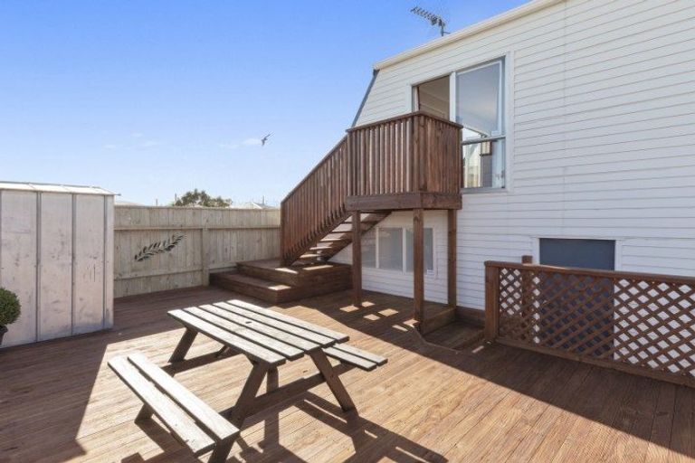 Photo of property in 21 Elizabeth Street, Moera, Lower Hutt, 5010