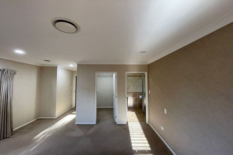 Photo of property in 9 Elwyn Close, Flat Bush, Auckland, 2016