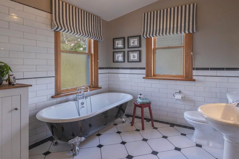 Photo of property in 26 Grant Road, Thorndon, Wellington, 6011