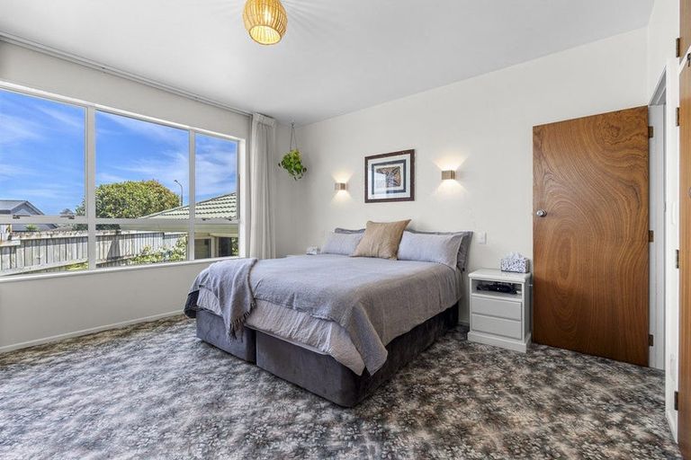 Photo of property in 8 Chatswood Grove, Fitzroy, New Plymouth, 4312