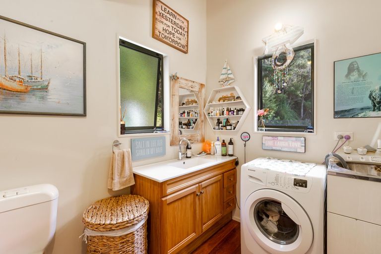 Photo of property in 8a Schoolhouse Bay Road, Kawau Island, 0920