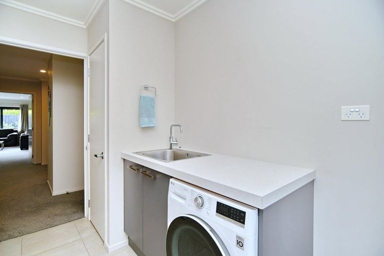 Photo of property in 3 Orewa Close, Parklands, Christchurch, 8083