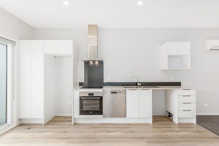 Photo of property in 5 Kohu Way, Whitby, Porirua, 5024