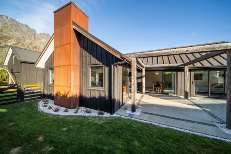 Photo of property in 4 Jacks Point Rise, Jacks Point, Queenstown, 9371