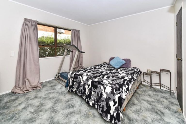 Photo of property in 1/2 West Street, Papakura, 2110
