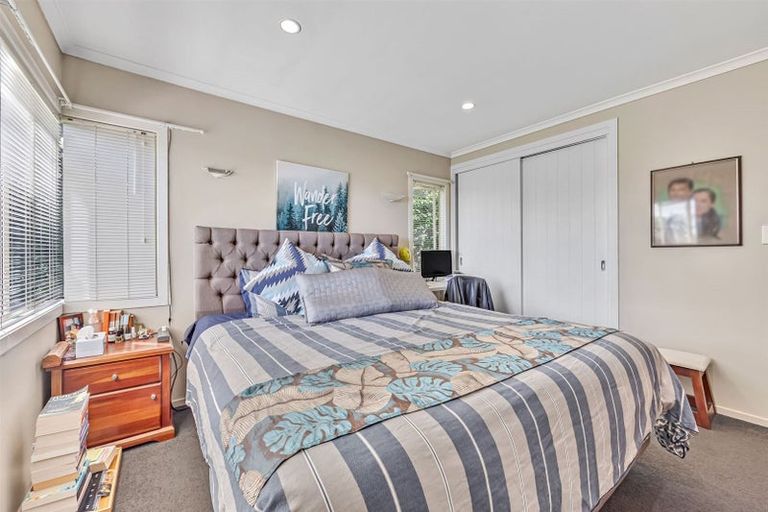 Photo of property in 18 Cinnabar Place, Westgate, Auckland, 0614