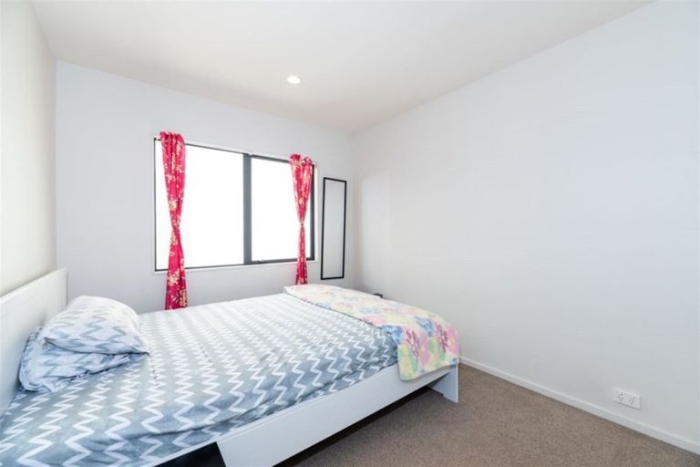 Photo of property in 17 Rakich Place, Henderson, Auckland, 0612