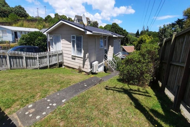 Photo of property in 25a Downes Street, Titahi Bay, Porirua, 5022