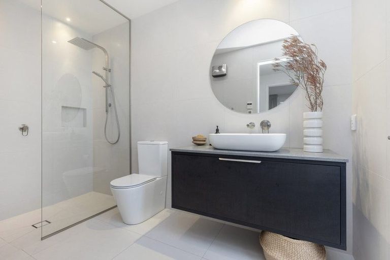 Photo of property in 184 Weston Road, St Albans, Christchurch, 8052