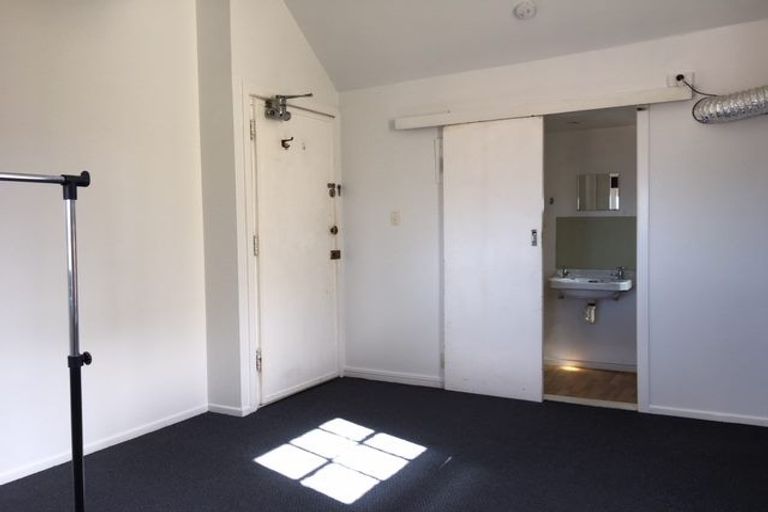 Photo of property in 21 Burnell Avenue, Thorndon, Wellington, 6011