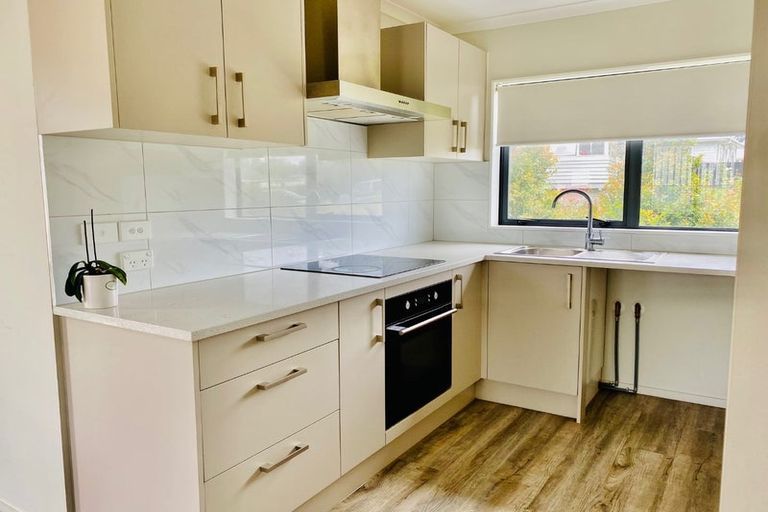 Photo of property in 35a Scotts Road, Manurewa East, Auckland, 2102