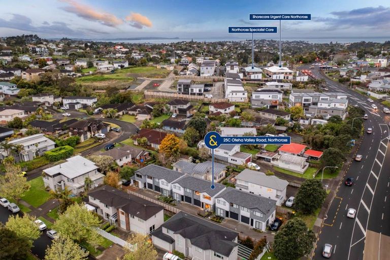 Photo of property in 25a Oteha Valley Road, Northcross, Auckland, 0632