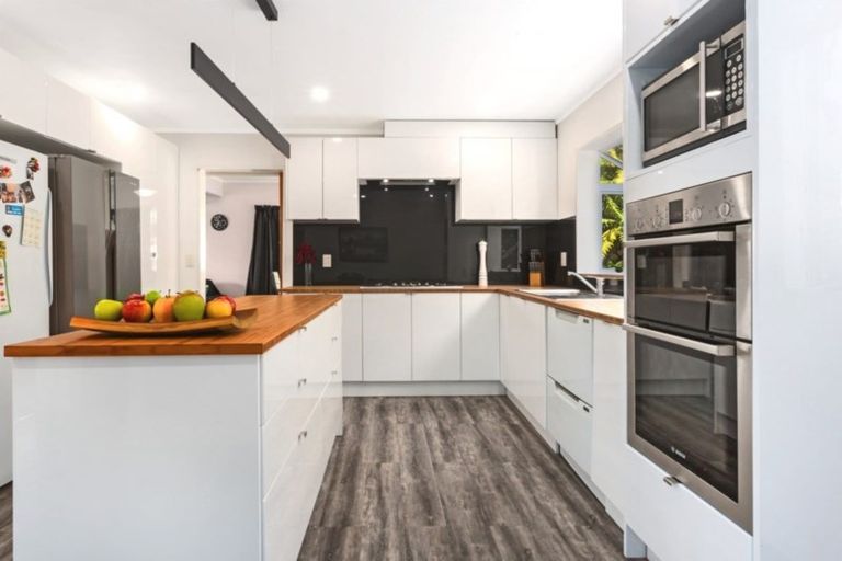 Photo of property in 10 Ration Lane, Whitby, Porirua, 5024