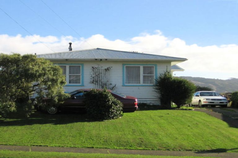 Photo of property in 92 Sievers Grove, Cannons Creek, Porirua, 5024