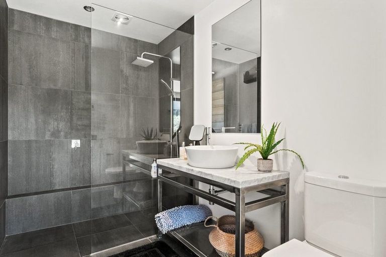 Photo of property in 1 Larkins Way, Arthurs Point, Queenstown, 9371