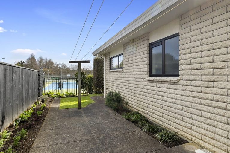 Photo of property in 3 Kura Street, Brooklands, New Plymouth, 4310