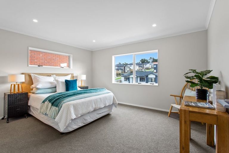 Photo of property in 27 William Calvert Drive, Swanson, Auckland, 0614