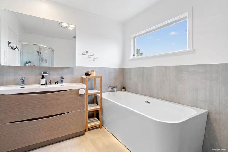 Photo of property in 1/16 Parkview Place, Pakuranga, Auckland, 2010