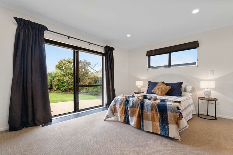 Photo of property in 7 Wroxton Place, Waiuku, 2123