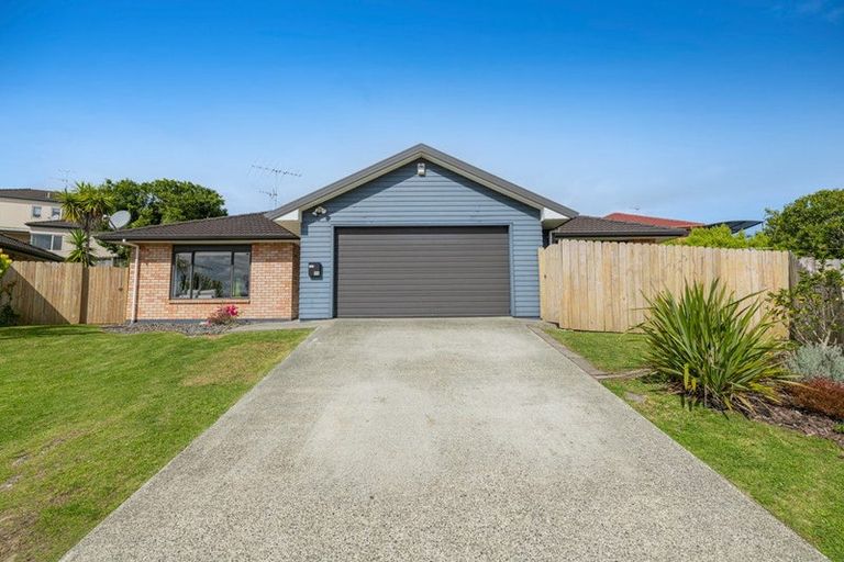 Photo of property in 15 Black Teal Close, Unsworth Heights, Auckland, 0632