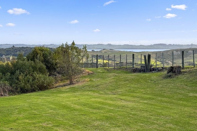Photo of property in 1619 Kaipara Coast Highway, Kaukapakapa, 0984
