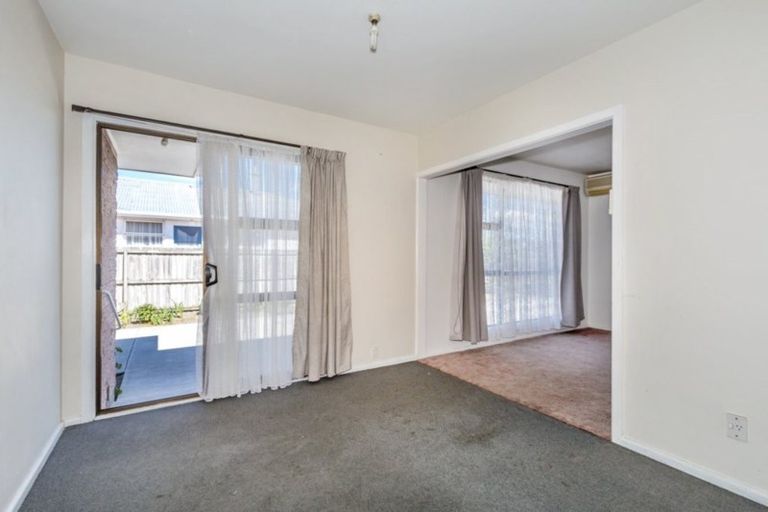 Photo of property in 62 Kathleen Crescent, Hornby, Christchurch, 8042