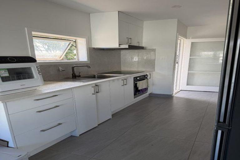 Photo of property in 1/132 Archers Road, Glenfield, Auckland, 0629
