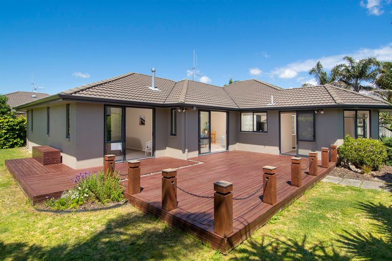 Photo of property in 23 Oreti Crescent, Papamoa Beach, Papamoa, 3118