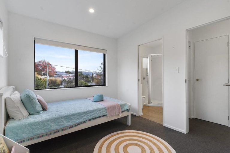 Photo of property in 4e Wattle Road, Sunnyvale, Auckland, 0612