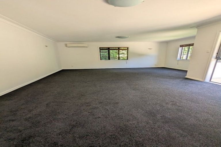 Photo of property in 2/5 Seacliffe Avenue, Belmont, Auckland, 0622