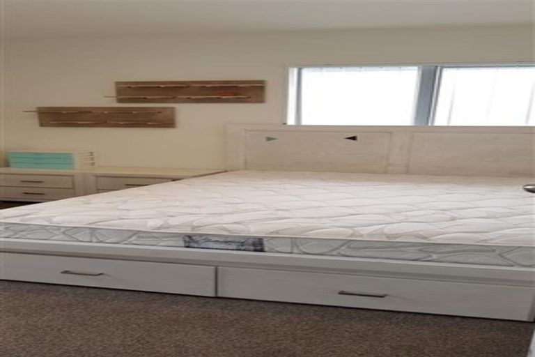 Photo of property in 1/26 Hollowout Street, Takanini, 2112