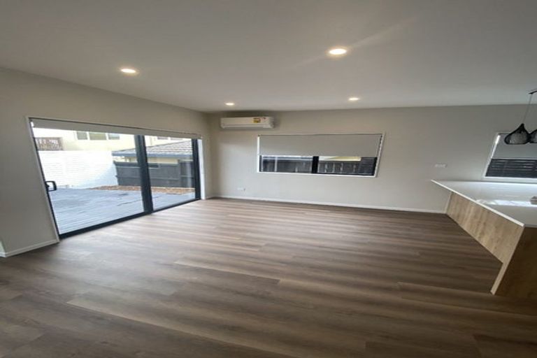 Photo of property in 132 Bucklands Beach Road, Bucklands Beach, Auckland, 2012