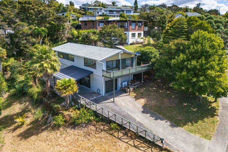 Photo of property in 29 Noeleen Street, Glenfield, Auckland, 0629