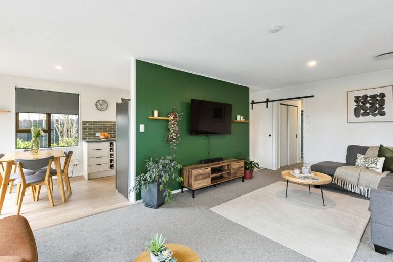 Photo of property in 11 Mandeville Crescent, Grenada Village, Wellington, 6037