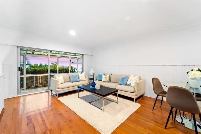 Photo of property in 3/5 Braemar Road, Castor Bay, Auckland, 0620
