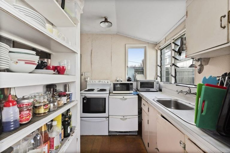 Photo of property in 2 Prince Street, Mount Victoria, Wellington, 6011