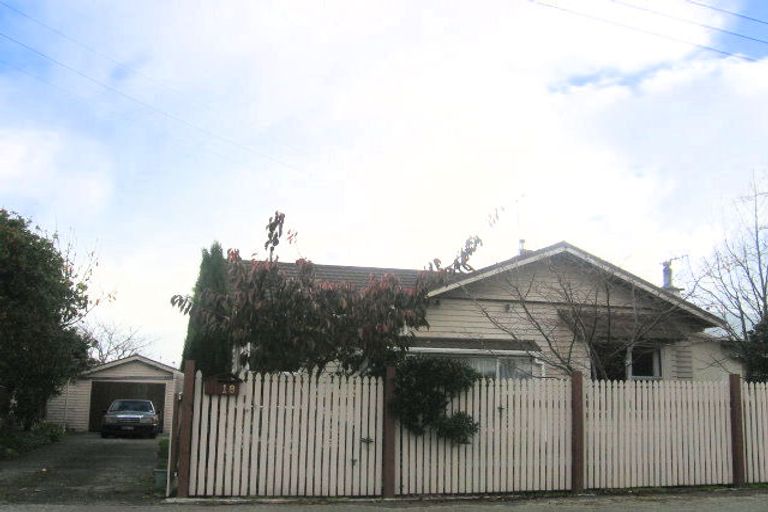 Photo of property in 18 Kingswood Street, Takaro, Palmerston North, 4412